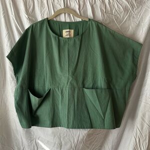 Jamie + The Jones green pocket box top - cotton - Small - EXCELLENT pre-loved
